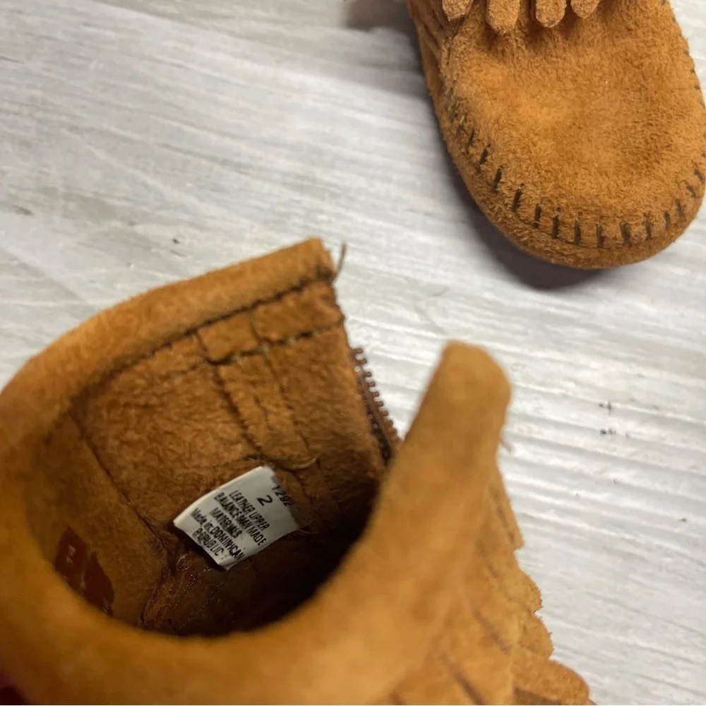 Minnetonka Double Fringe Side-Zip Tan Suede Moccasin Baby Boots size 2
